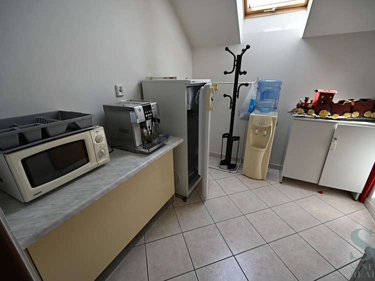Pronájem kanceláře 50 m² - foto 4