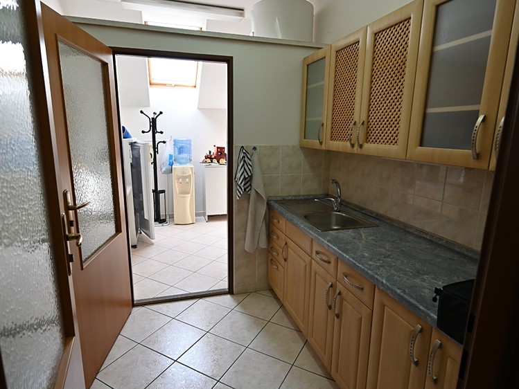 Pronájem kanceláře 50 m² - foto 3