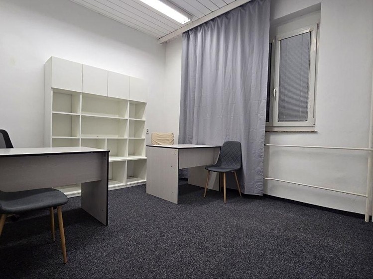 Pronájem kanceláře 37 m² - foto 1