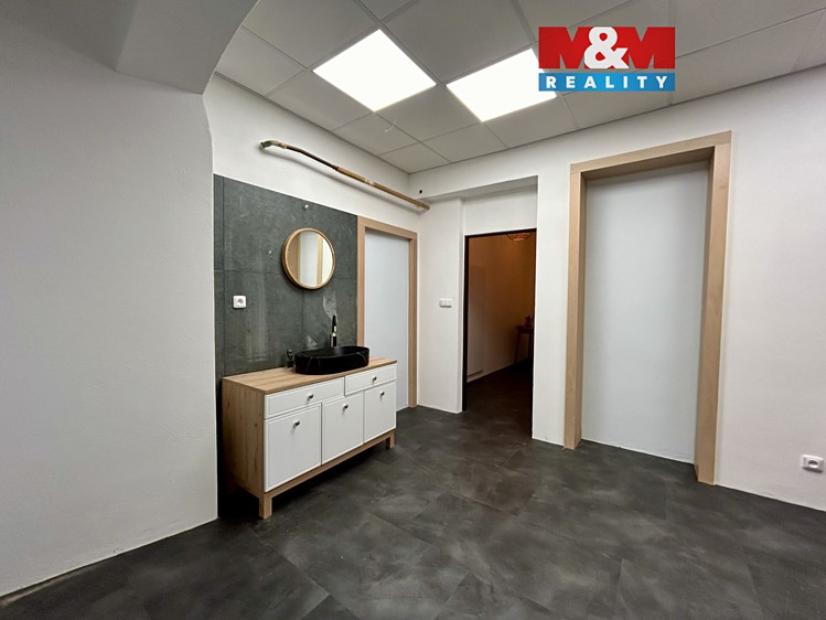 Pronájem obchodního prostoru 23 m² - foto 1