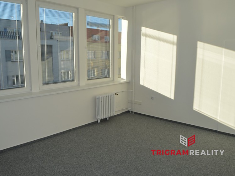 Pronájem kanceláře 31 m² - foto 5