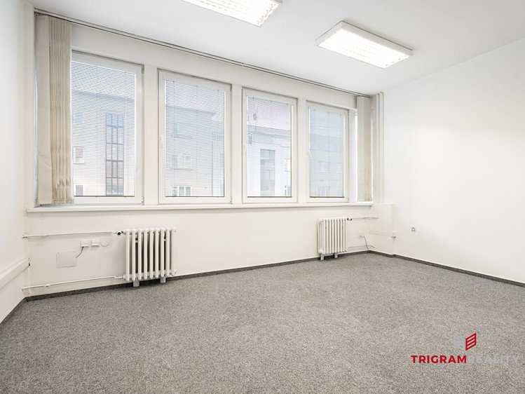 Pronájem kanceláře 23 m² - foto 4