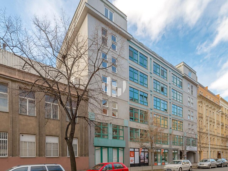 Pronájem kanceláře 300 m² - foto 1