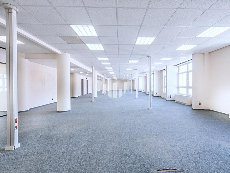 Pronájem kanceláře 300 m² - foto 4
