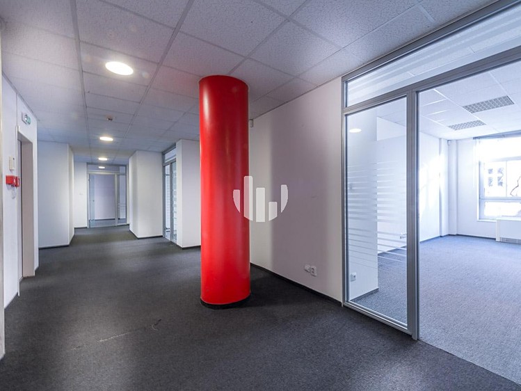 Pronájem kanceláře 300 m² - foto 7