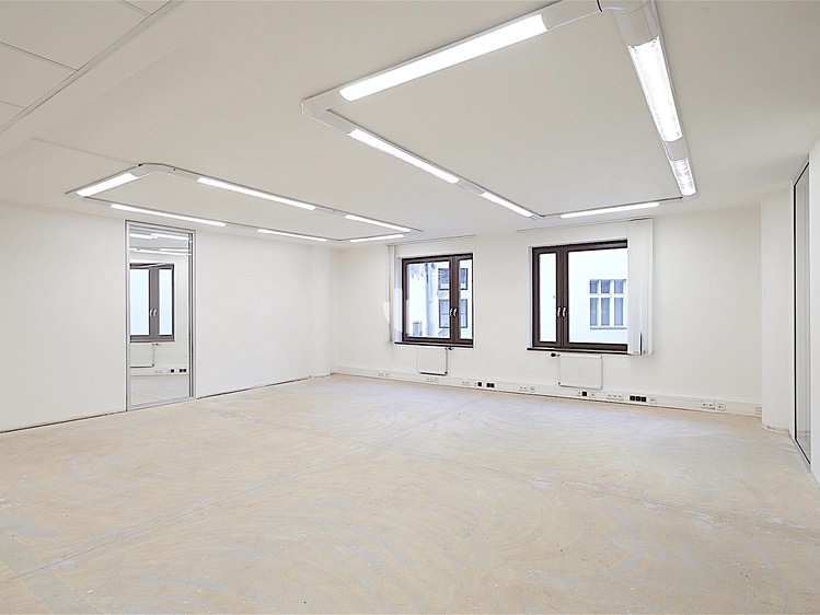 Pronájem kanceláře 186 m² - foto 3