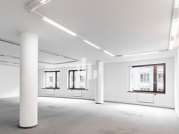 Pronájem kanceláře 186 m² - foto 4