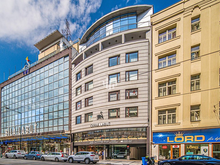 Pronájem kanceláře 186 m² - foto 1