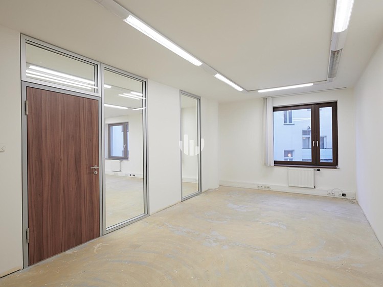 Pronájem kanceláře 186 m² - foto 7