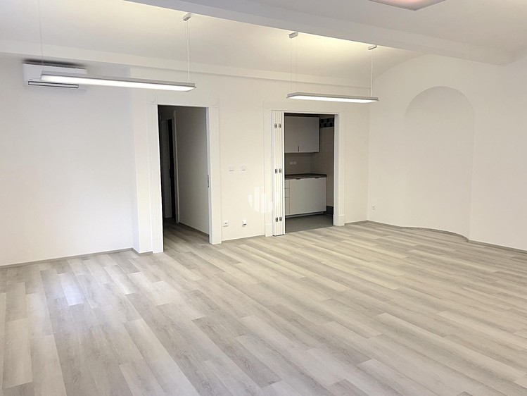 Pronájem kanceláře 155 m² - foto 4