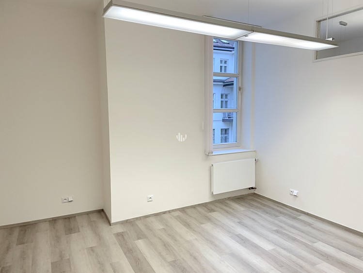 Pronájem kanceláře 155 m² - foto 3