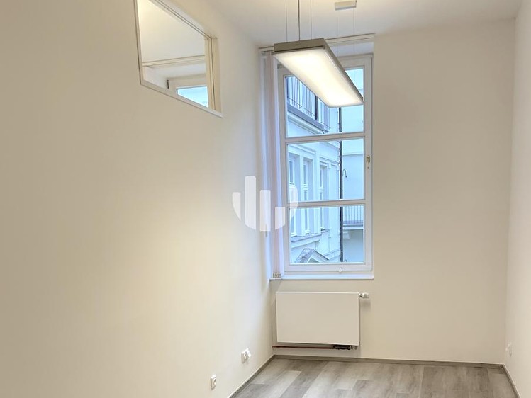 Pronájem kanceláře 155 m² - foto 8