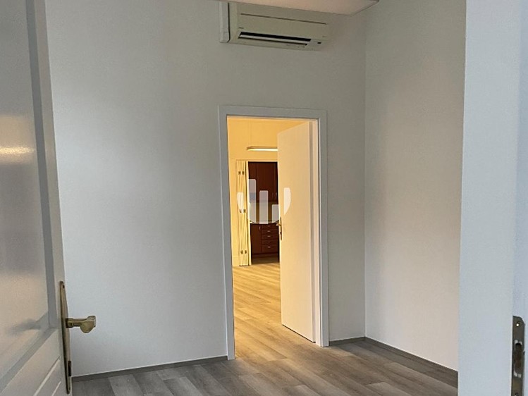 Pronájem kanceláře 155 m² - foto 7