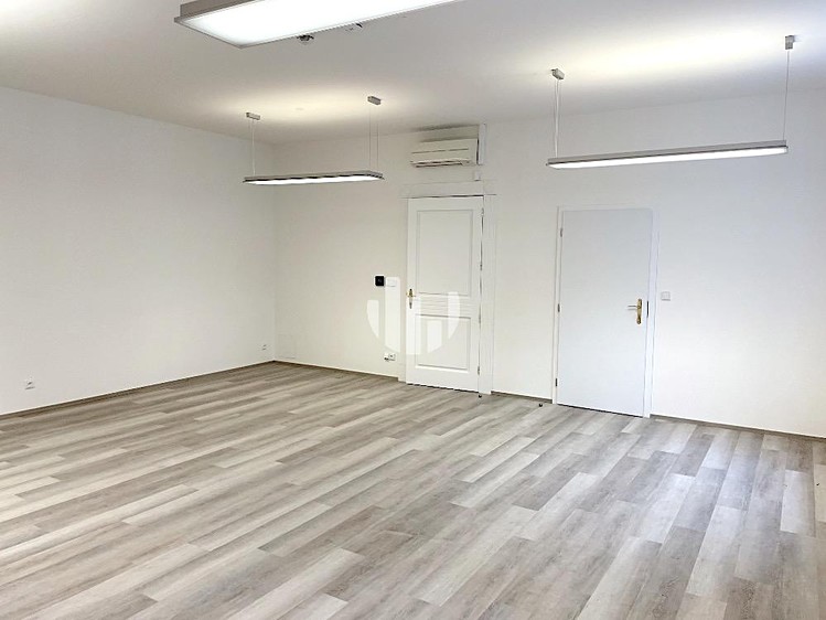 Pronájem kanceláře 155 m² - foto 6