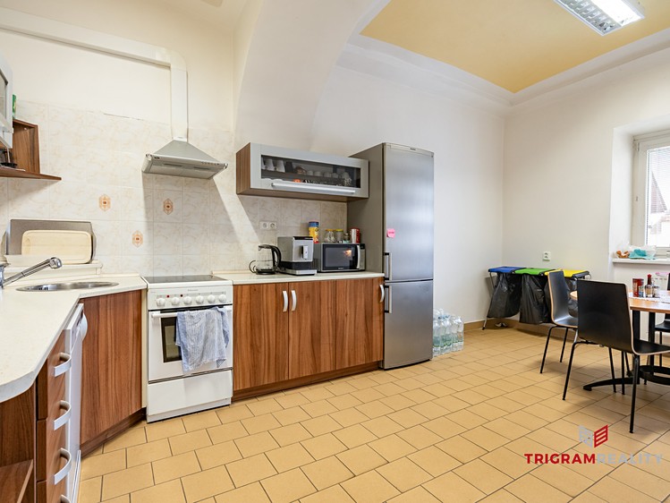 Pronájem kanceláře 243 m² - foto 8