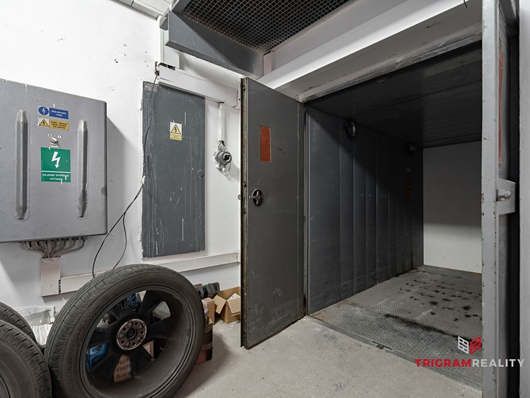 Pronájem kanceláře 243 m² - foto 6