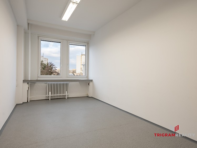 Pronájem kanceláře 18 m² - foto 3
