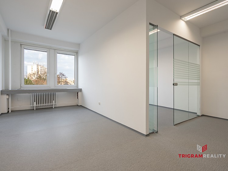 Pronájem kanceláře 18 m² - foto 4