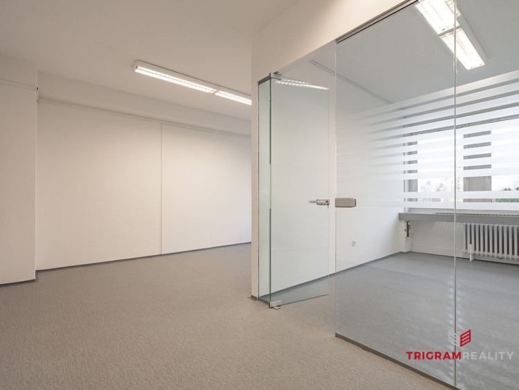 Pronájem kanceláře 18 m² - foto 5