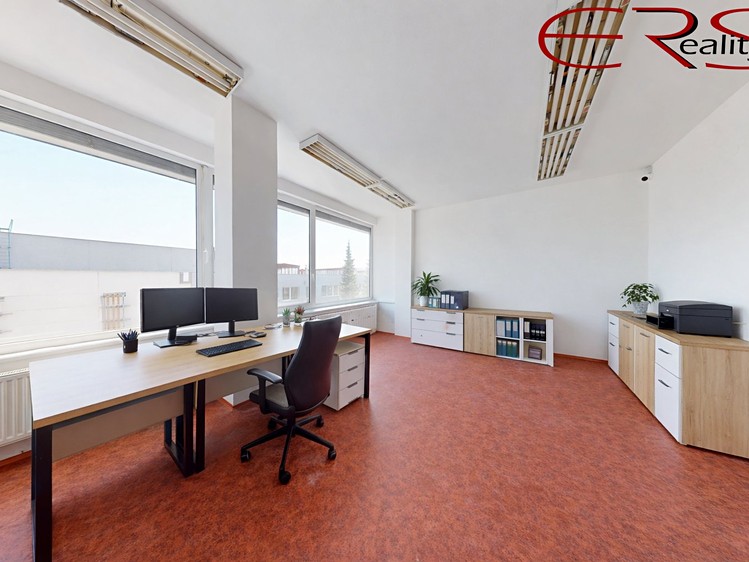 Pronájem kanceláře 73 m² - foto 3