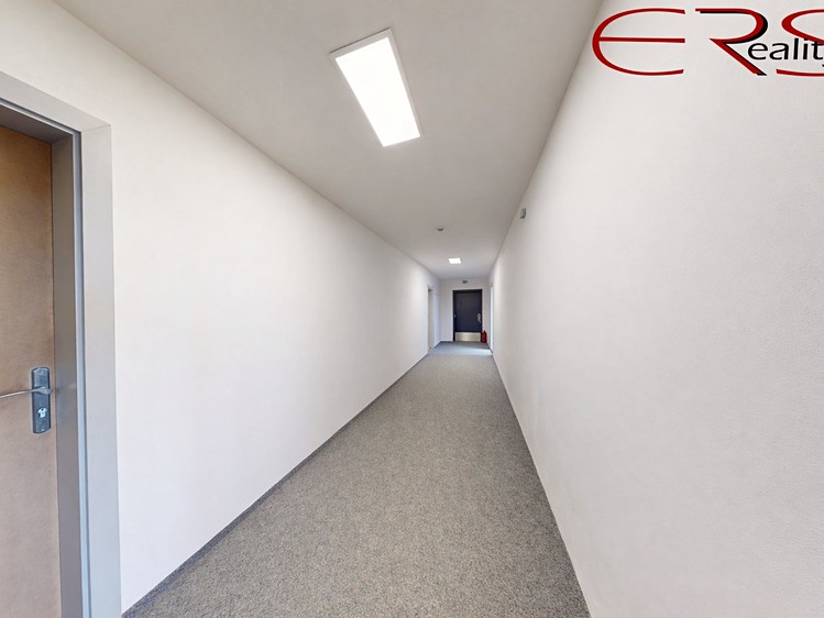 Pronájem kanceláře 73 m² - foto 6