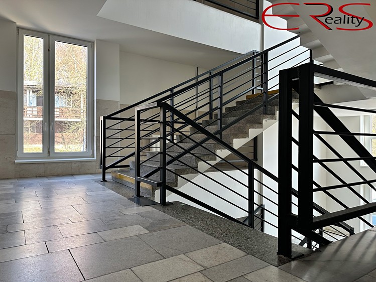 Pronájem kanceláře 73 m² - foto 8