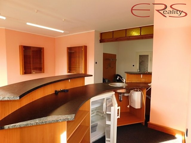 Pronájem kanceláře 60 m² - foto 4