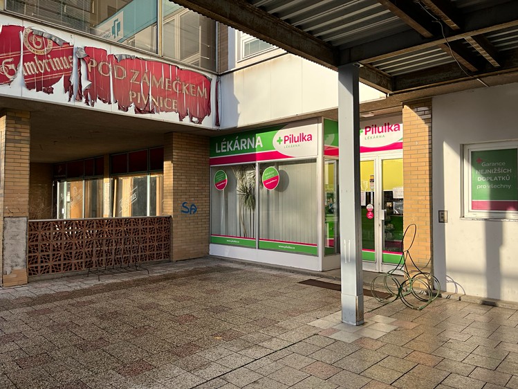 Pronájem obchodního prostoru 159 m² - foto 1