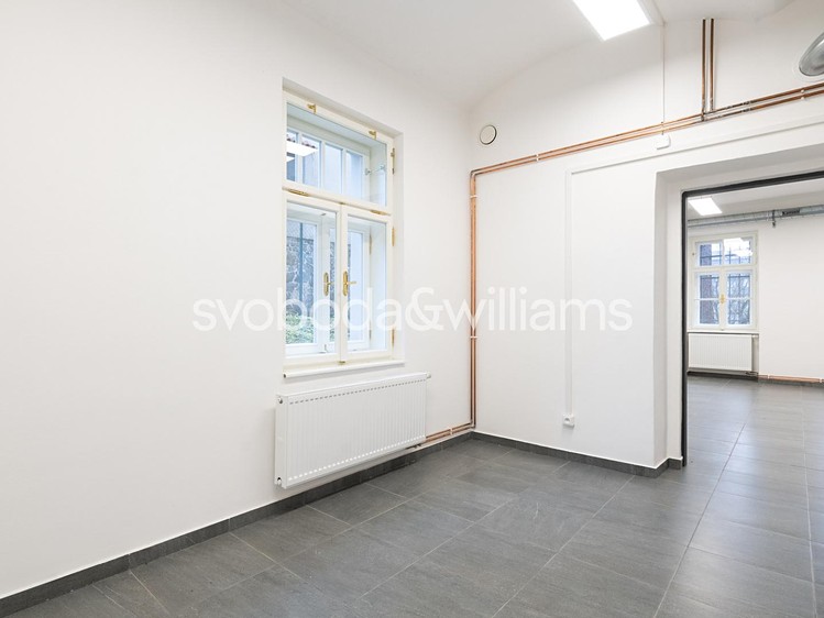 Pronájem kanceláře 120 m² - foto 4