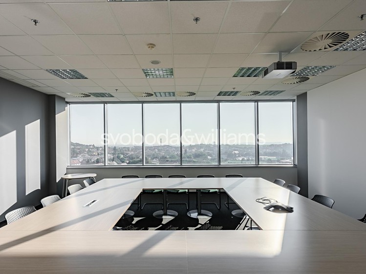 Pronájem kanceláře 898 m² - foto 1