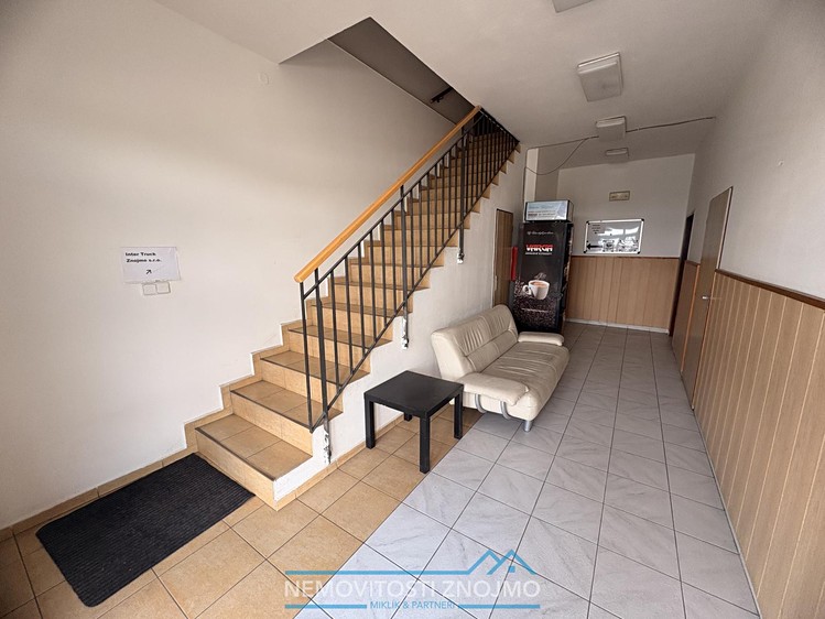 Pronájem kanceláře 21 m² - foto 7