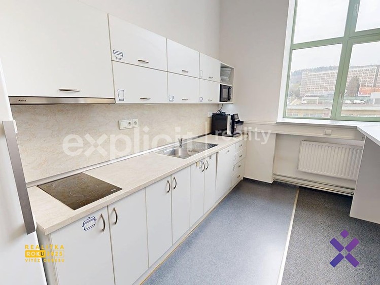 Pronájem kanceláře 421 m² - foto 5