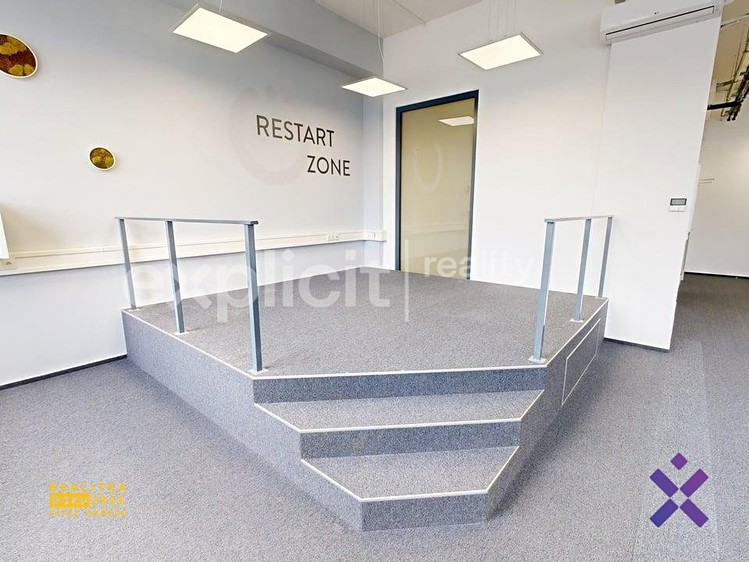 Pronájem kanceláře 421 m² - foto 7