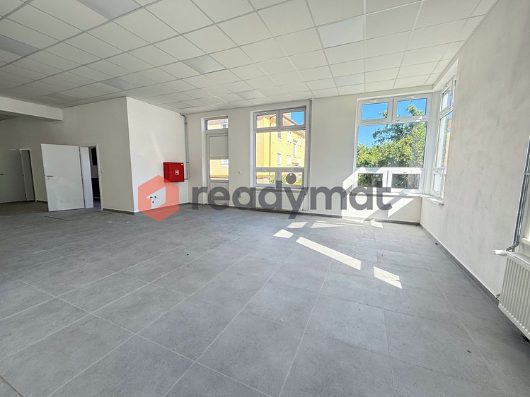 Pronájem obchodního prostoru 588 m² - foto 1