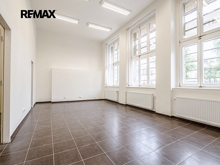 Pronájem kanceláře 31 m² - foto 2