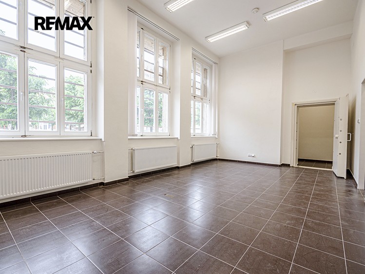 Pronájem kanceláře 31 m² - foto 1