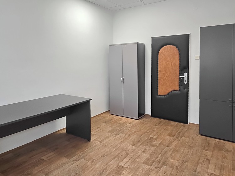 Pronájem kanceláře 15 m² - foto 4