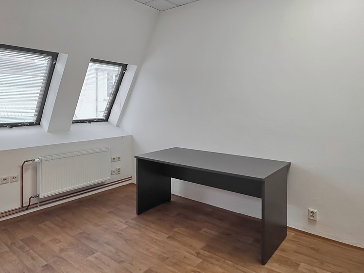 Pronájem kanceláře 15 m² - foto 5