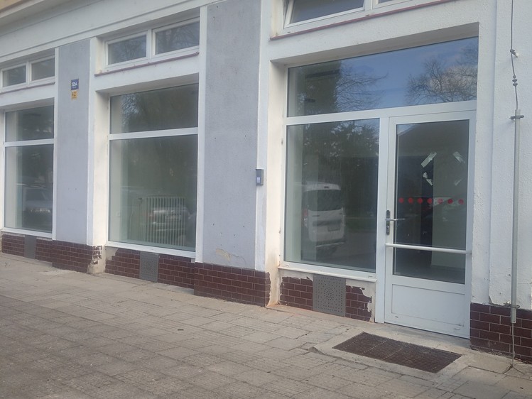Pronájem obchodního prostoru 146 m² - foto 2