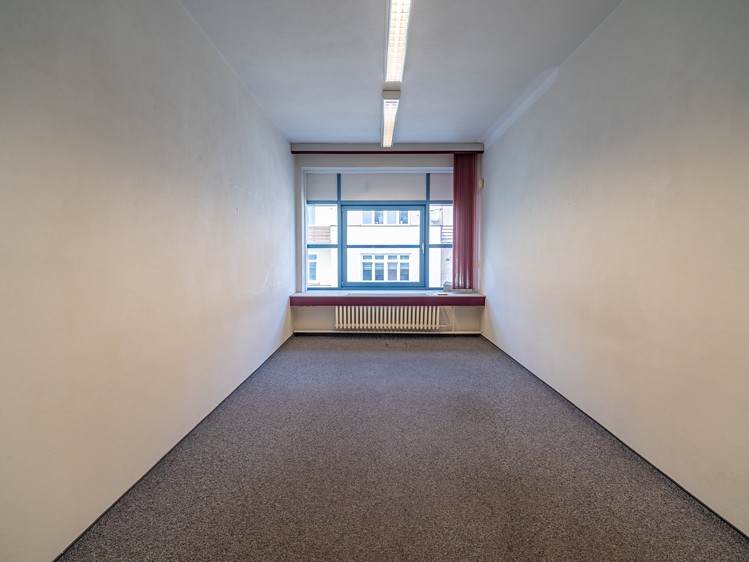 Pronájem kanceláře 40 m² - foto 2