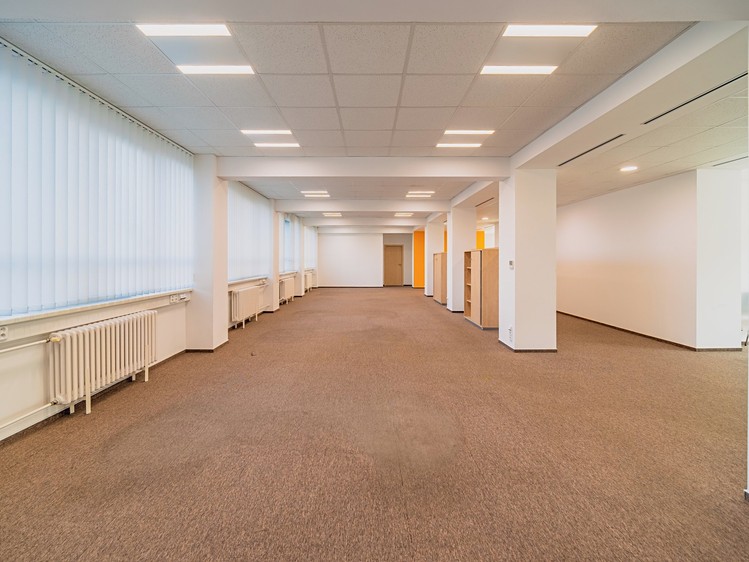 Pronájem kanceláře 260 m² - foto 4