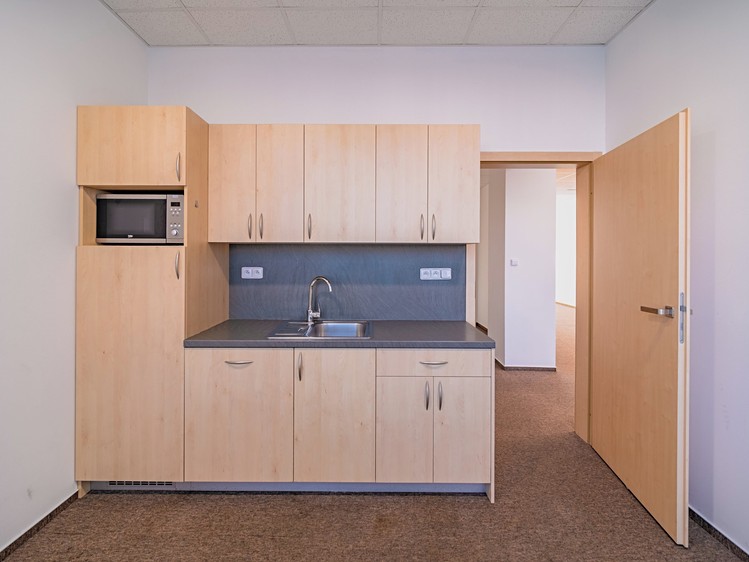 Pronájem kanceláře 260 m² - foto 8