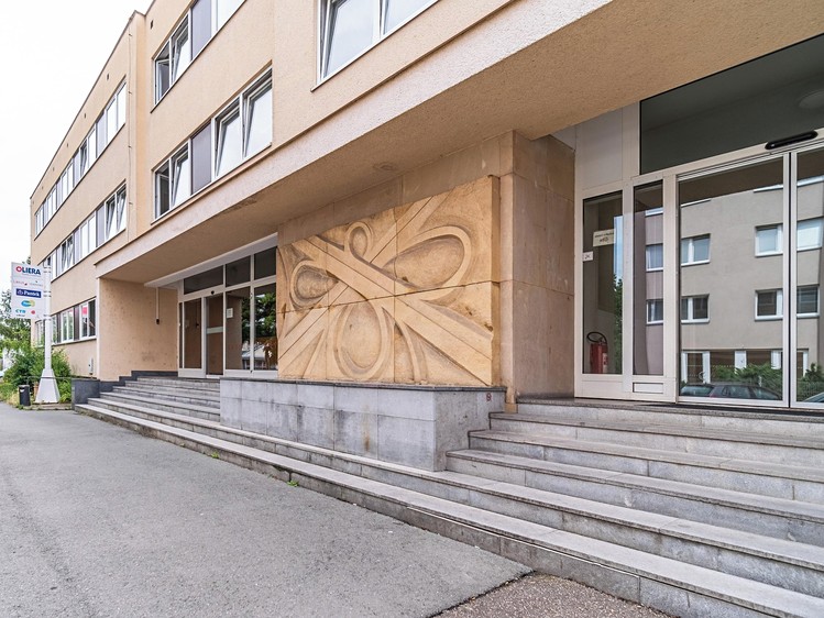 Pronájem kanceláře 250 m² - foto 1