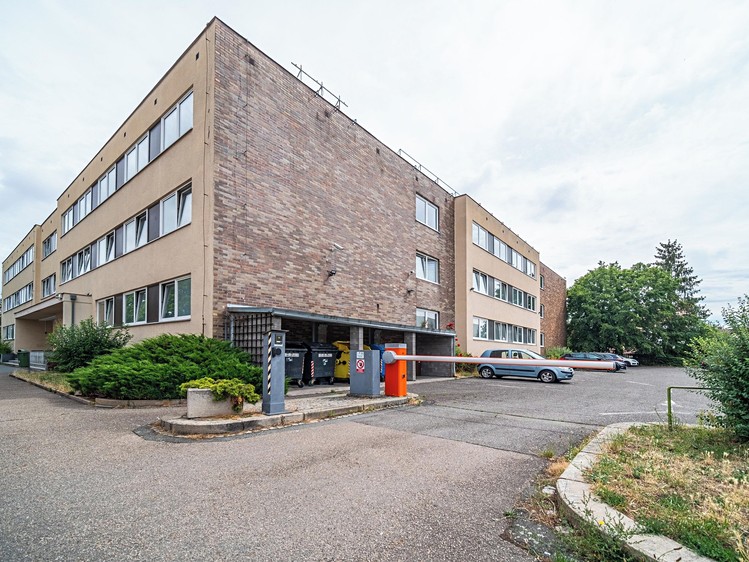 Pronájem kanceláře 250 m² - foto 3