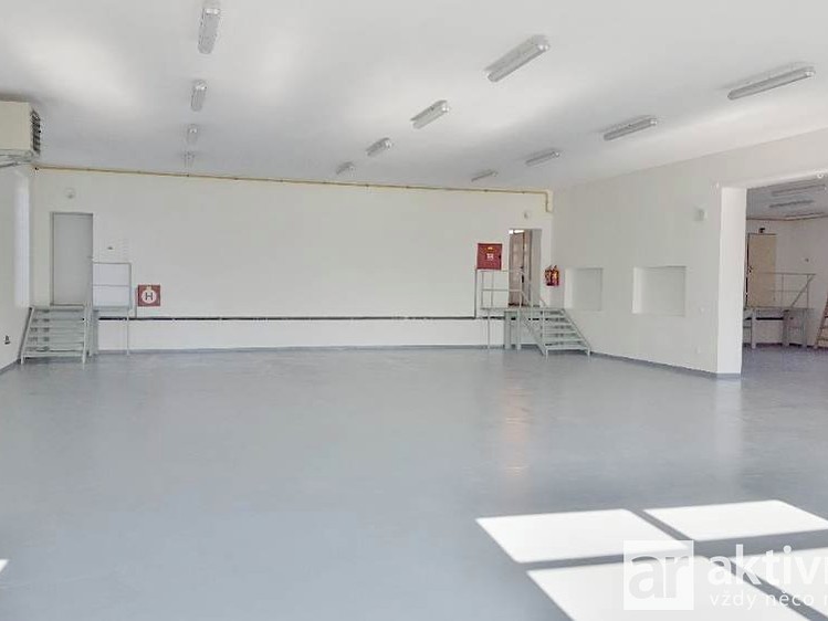 Pronájem skladového prostoru 316 m² - foto 1