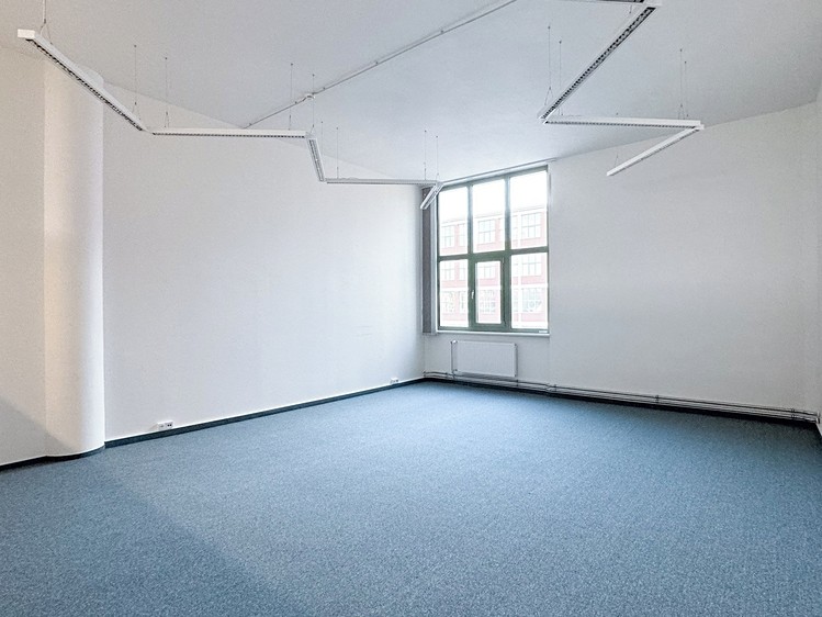 Pronájem kanceláře 68 m² - foto 2