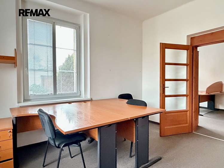 Pronájem kanceláře 128 m² - foto 3