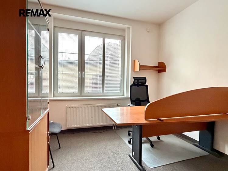Pronájem kanceláře 128 m² - foto 6