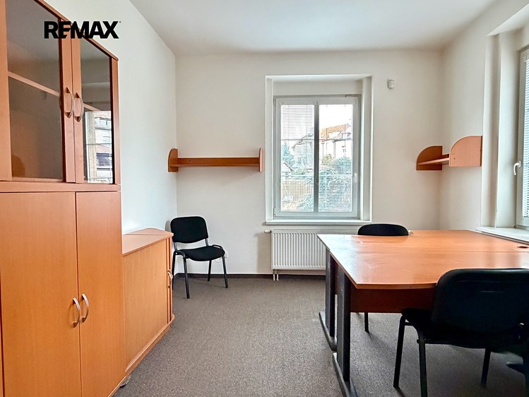 Pronájem kanceláře 128 m² - foto 5