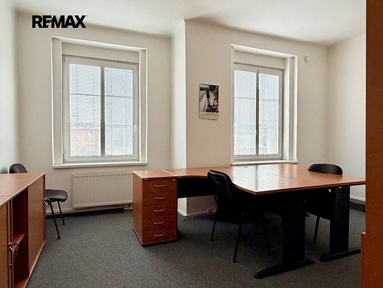 Pronájem kanceláře 128 m² - foto 7